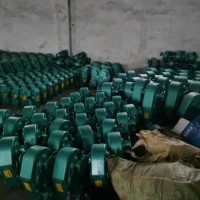 前置大棚卷簾機(jī) 農(nóng)業(yè)機(jī)械設(shè)備 卷被機(jī)防腐鋼外殼 廠家批發(fā)